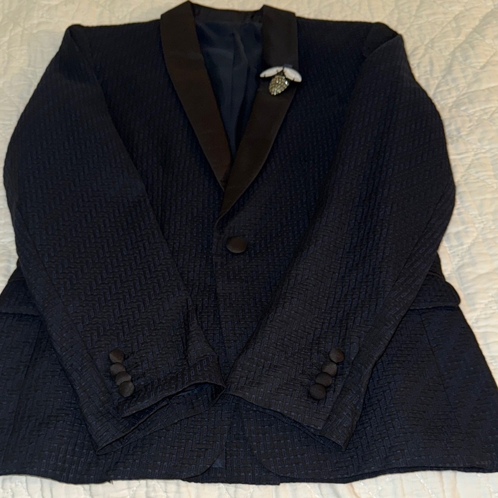 Elegant Black Textured Men's Blazer